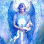 Engel mit blauen Flügeln, der ein Schwert hält und einen weißen Drachen umarmt.